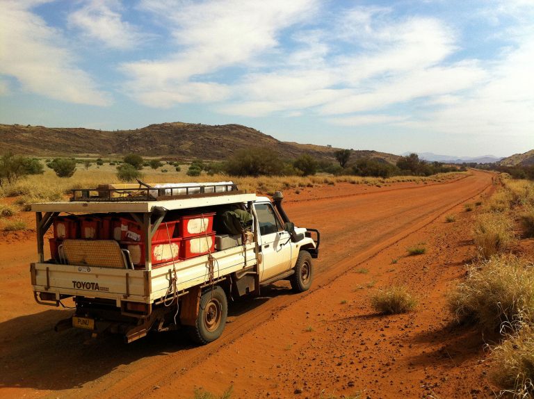 Maruku Arts - Anangu-owned art centre and cultural tour operator at Uluru